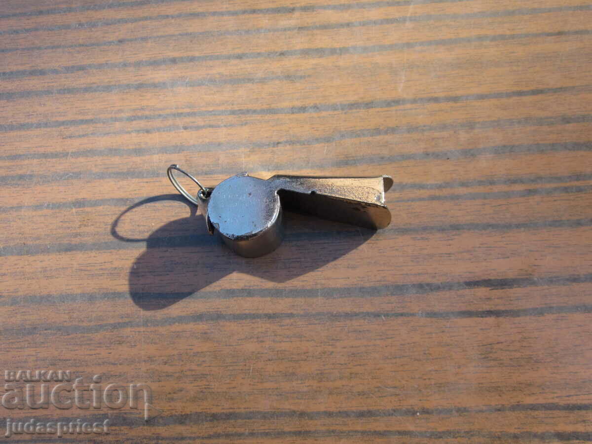 παλιό ρετρό αθλητικό σφύριγμα με τιμή 10.00 BGN | € 5.11 παλιό ρετρό αθλητικό σφύριγμα με τιμή 10.00 BGN | € 5.11