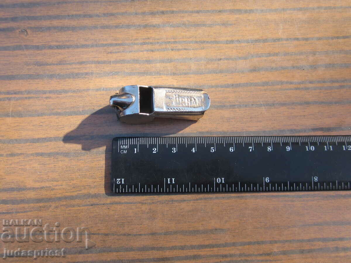 Παράδοση παλιό ρετρό αθλητικό σφύριγμα Παράδοση παλιό ρετρό αθλητικό σφύριγμα