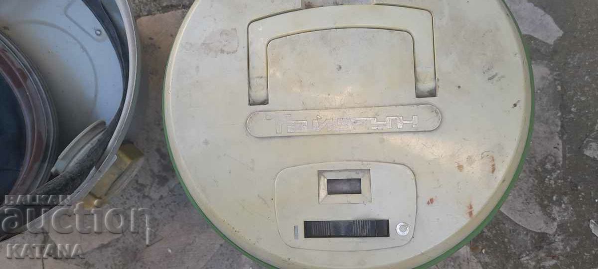 Ηλεκτρική σκούπα τυφώνας με τιμή € 15.00 | 29.34 BGN