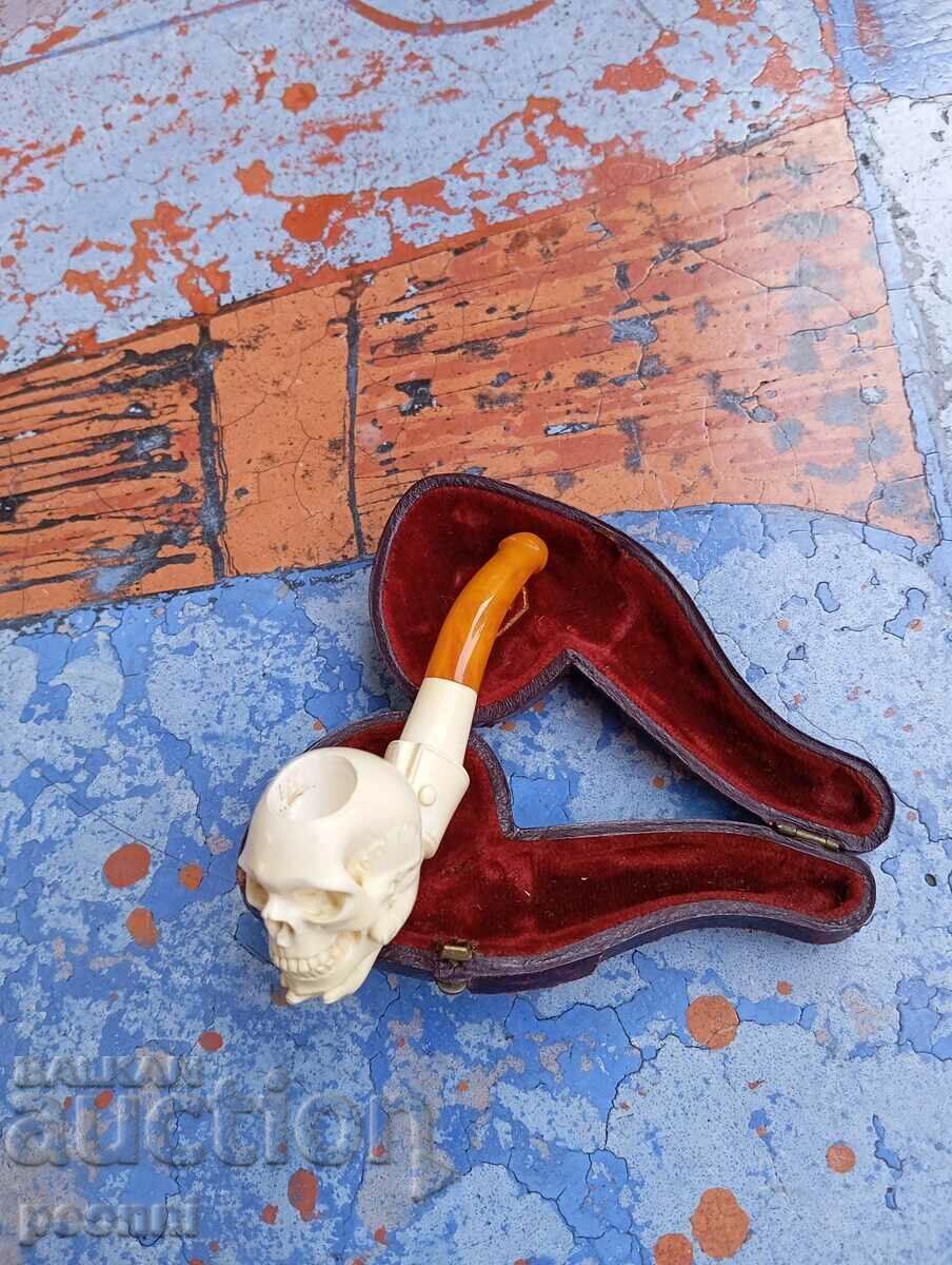 Δημοπρασία Ένας παλιός σωλήνας αφρού θάλασσας Δημοπρασία Ένας παλιός σωλήνας αφρού θάλασσας