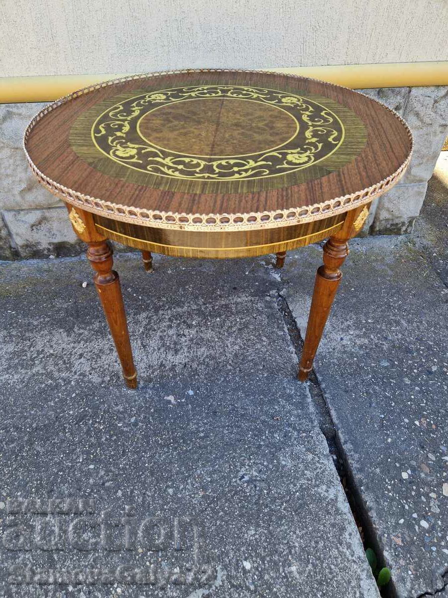 Auction A wonderful very beautiful antique coffee table Auction A wonderful very beautiful antique coffee table