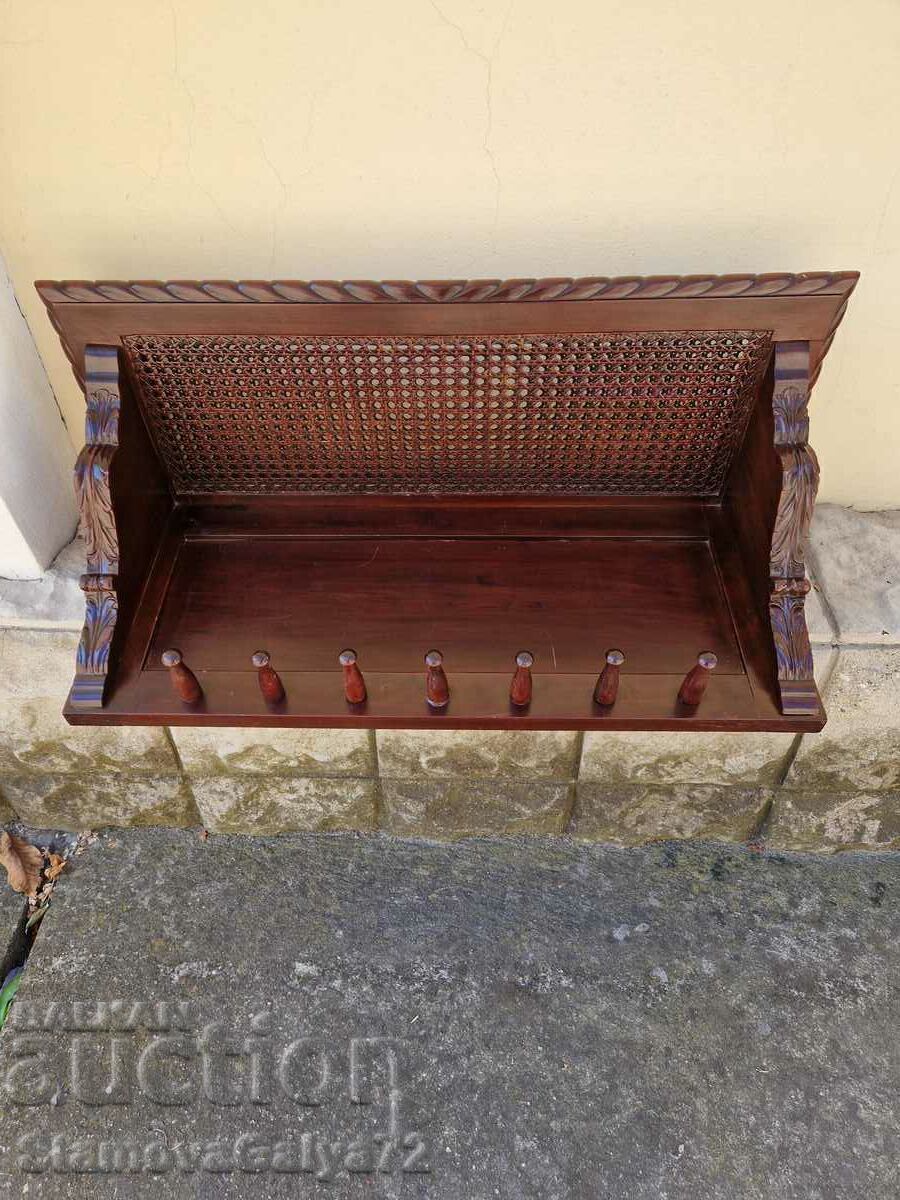 Livrarea Umeraș din ratan antic sculptat în lemn masiv
