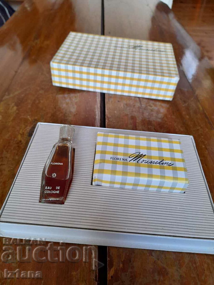 Auction  Old cosmetic set Florena Mousseline