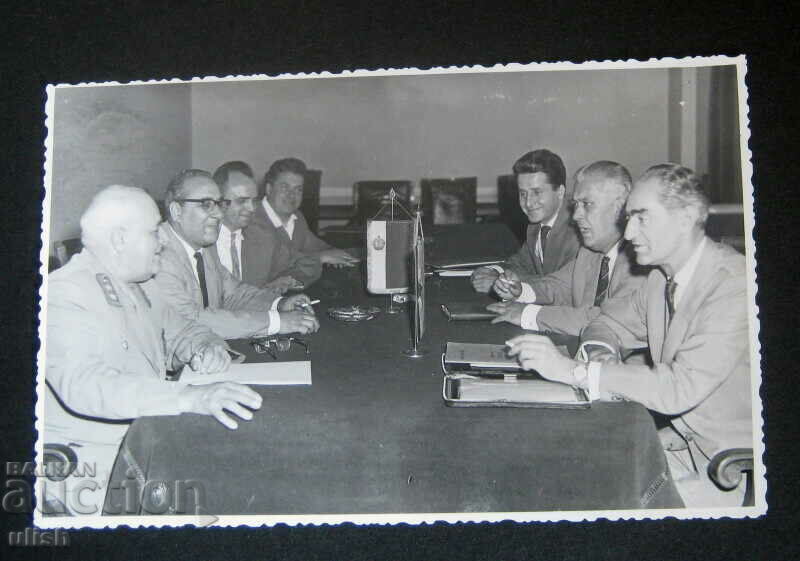 1962 Иван Винаров път Е5 Лондон - Истамбул албум снимки с цена 100.00 лв. | € 51.13 1962 Иван Винаров път Е5 Лондон - Истамбул албум снимки с цена 100.00 лв. | € 51.13