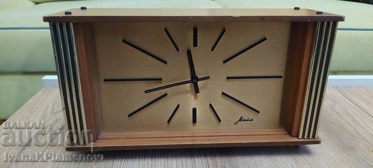 Desk clock