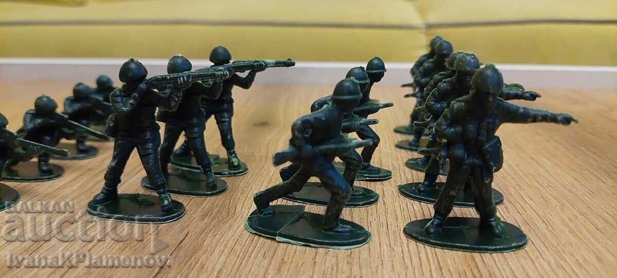 Figurine pentru colecționari 18 piese - 5 Figurine pentru colecționari 18 piese - 5