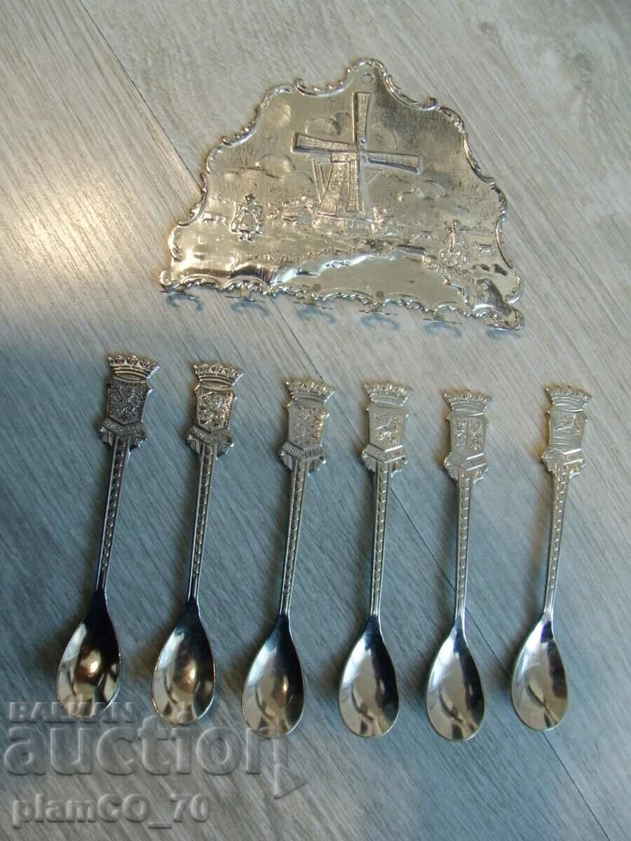 Δημοπρασία #*7753 παλιά μικρά κουτάλια με βάση τοίχου Δημοπρασία #*7753 παλιά μικρά κουτάλια με βάση τοίχου