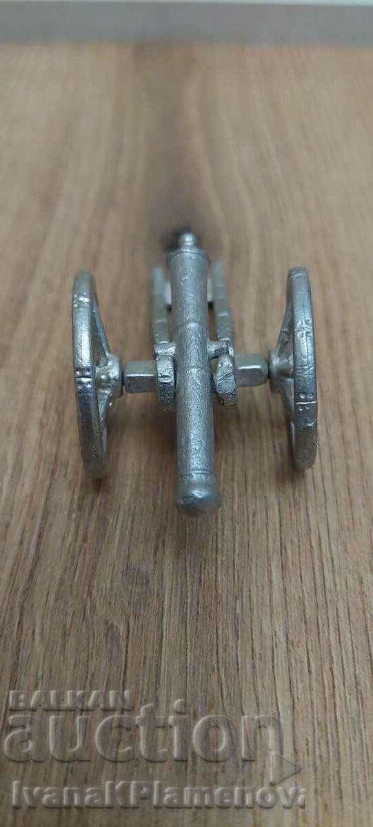 Auction A lead figurine for collectors Auction A lead figurine for collectors