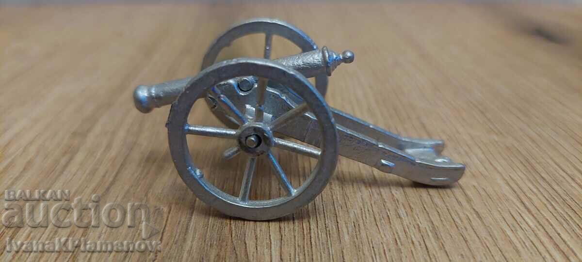 A lead figurine for collectors A lead figurine for collectors