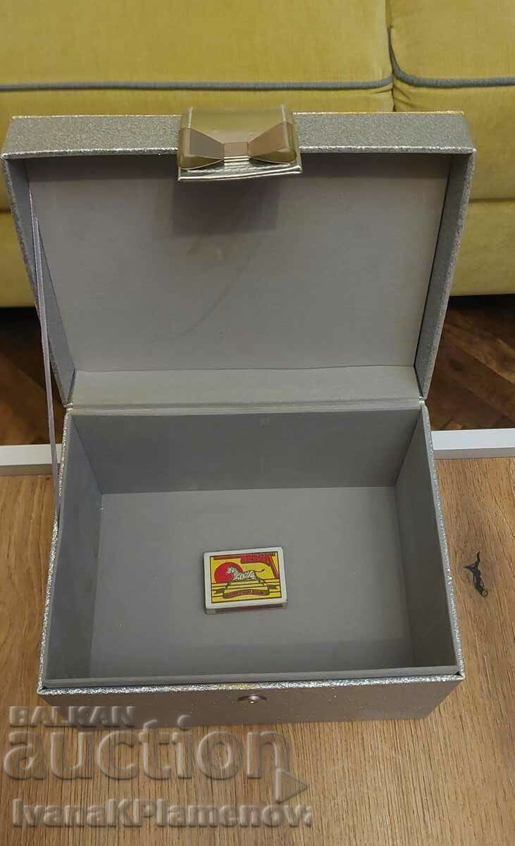 Makeup box - 5 Makeup box - 5