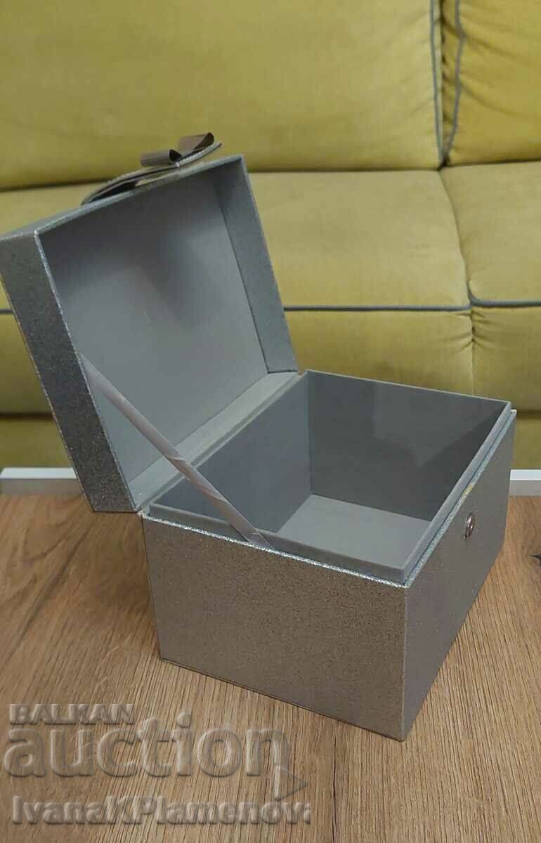 Makeup box - 6 Makeup box - 6