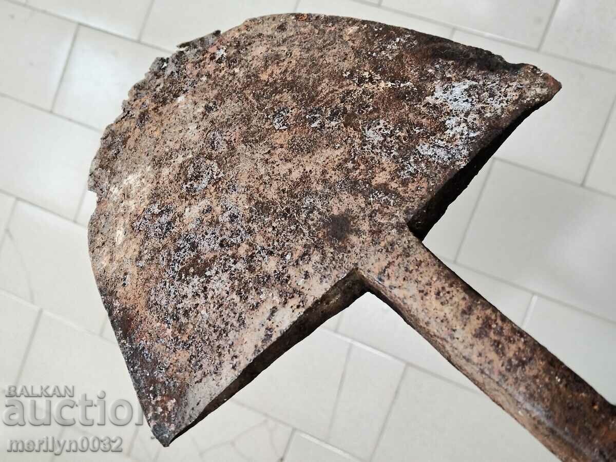 Auction Hand-forged ploughshare from an old plough, wrought iron Auction Hand-forged ploughshare from an old plough, wrought iron