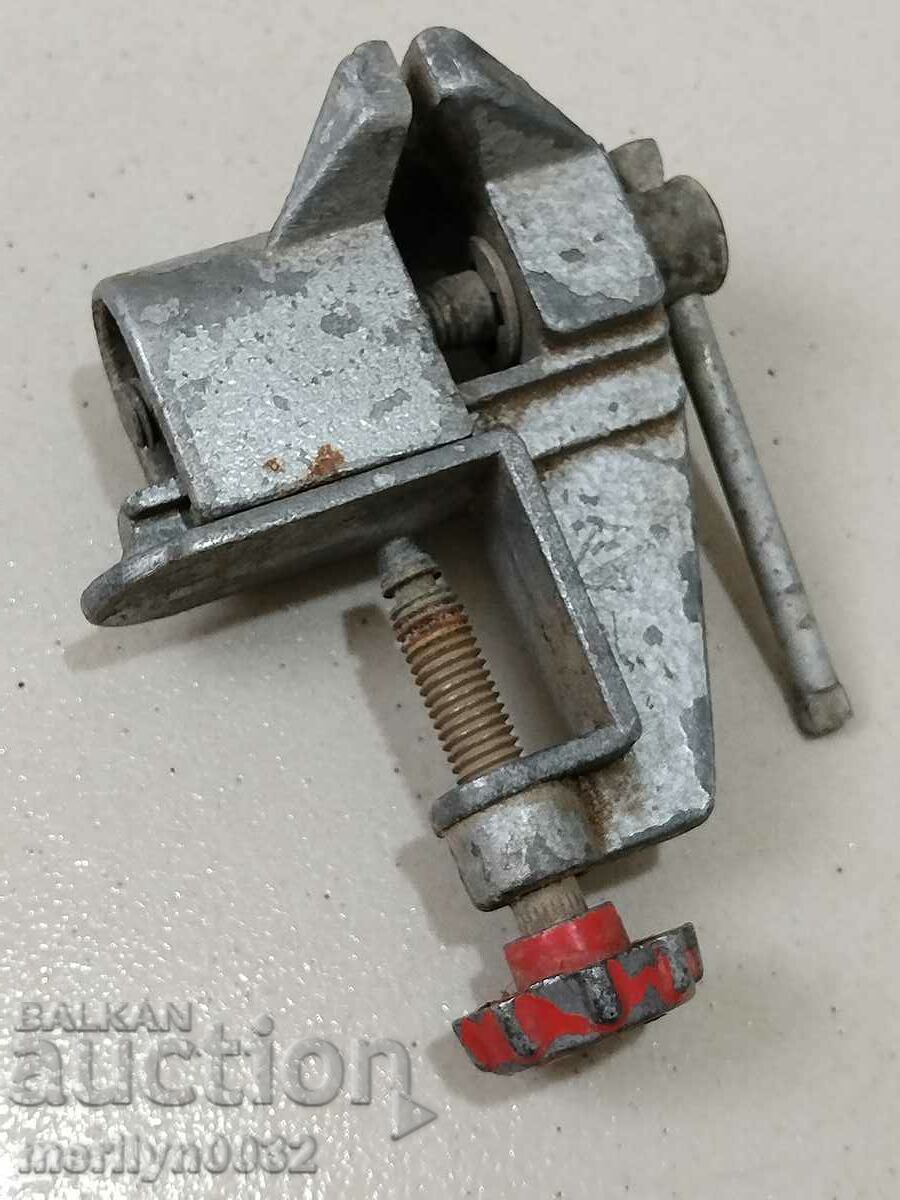 A small vise clamps the anvil tool - 7 A small vise clamps the anvil tool - 7