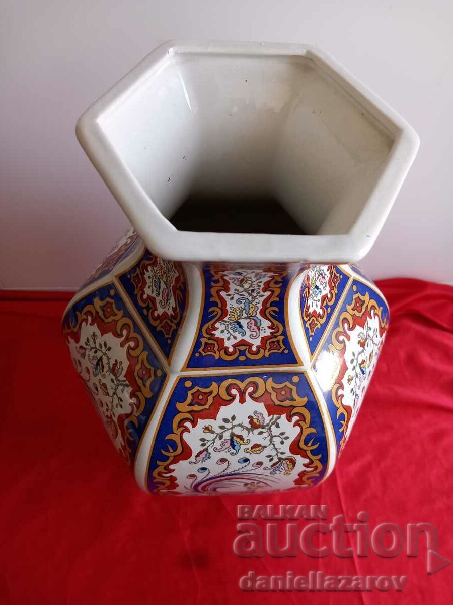 Vasă mare chinezească veche MARCATĂ! cu preț € 145.00 | 283.60 BGN