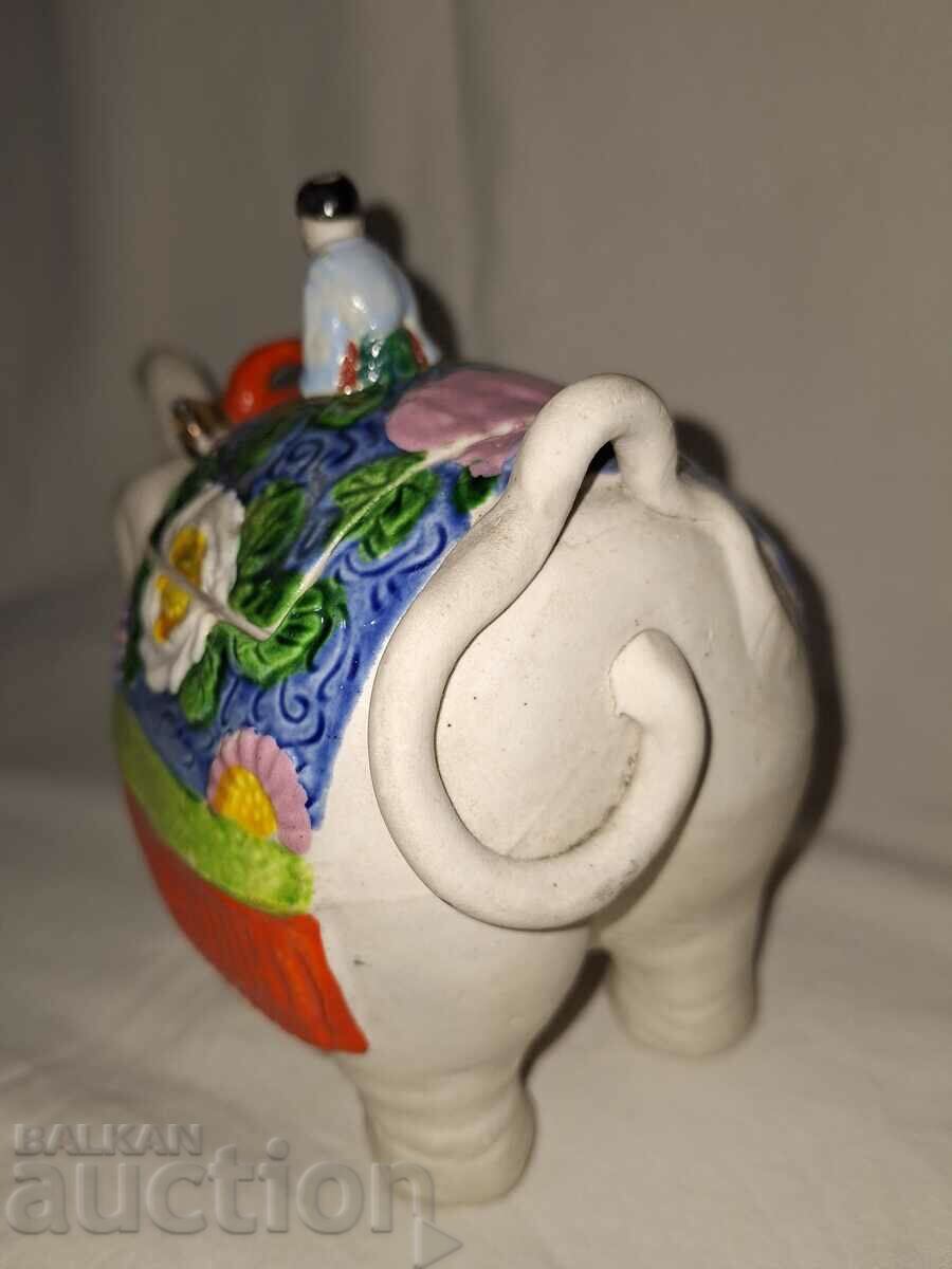 Стар порцеланов чайник - 5