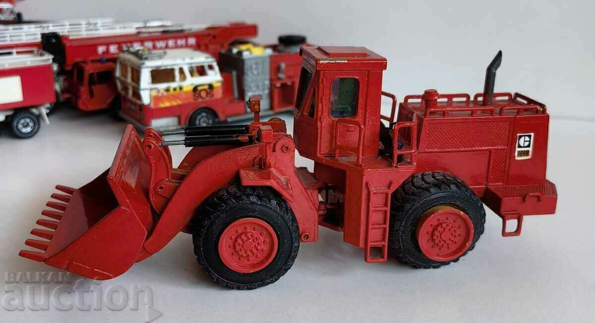 Auction . CATERPILLAR EXCAVATOR LARGE FIRE TRUCK IRON UNUSED Auction . CATERPILLAR EXCAVATOR LARGE FIRE TRUCK IRON UNUSED