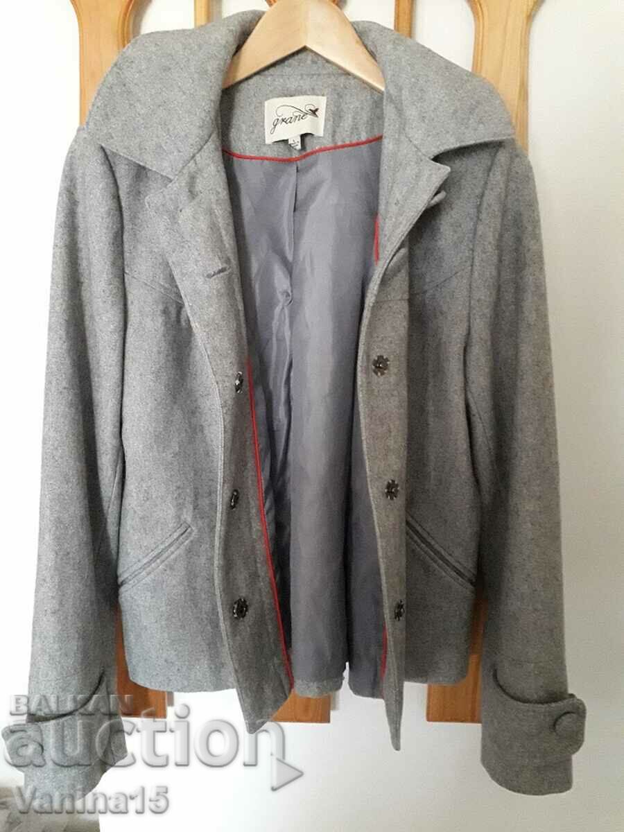 Аукцион Американско вълнено късо палто с качулка, L Аукцион Американско вълнено късо палто с качулка, L