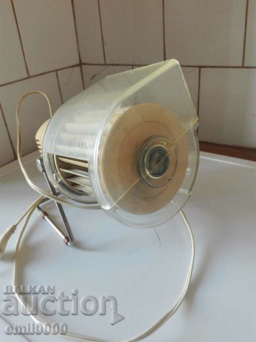 Retro fan. with price 34.99 BGN | € 17.89 Retro fan. with price 34.99 BGN | € 17.89