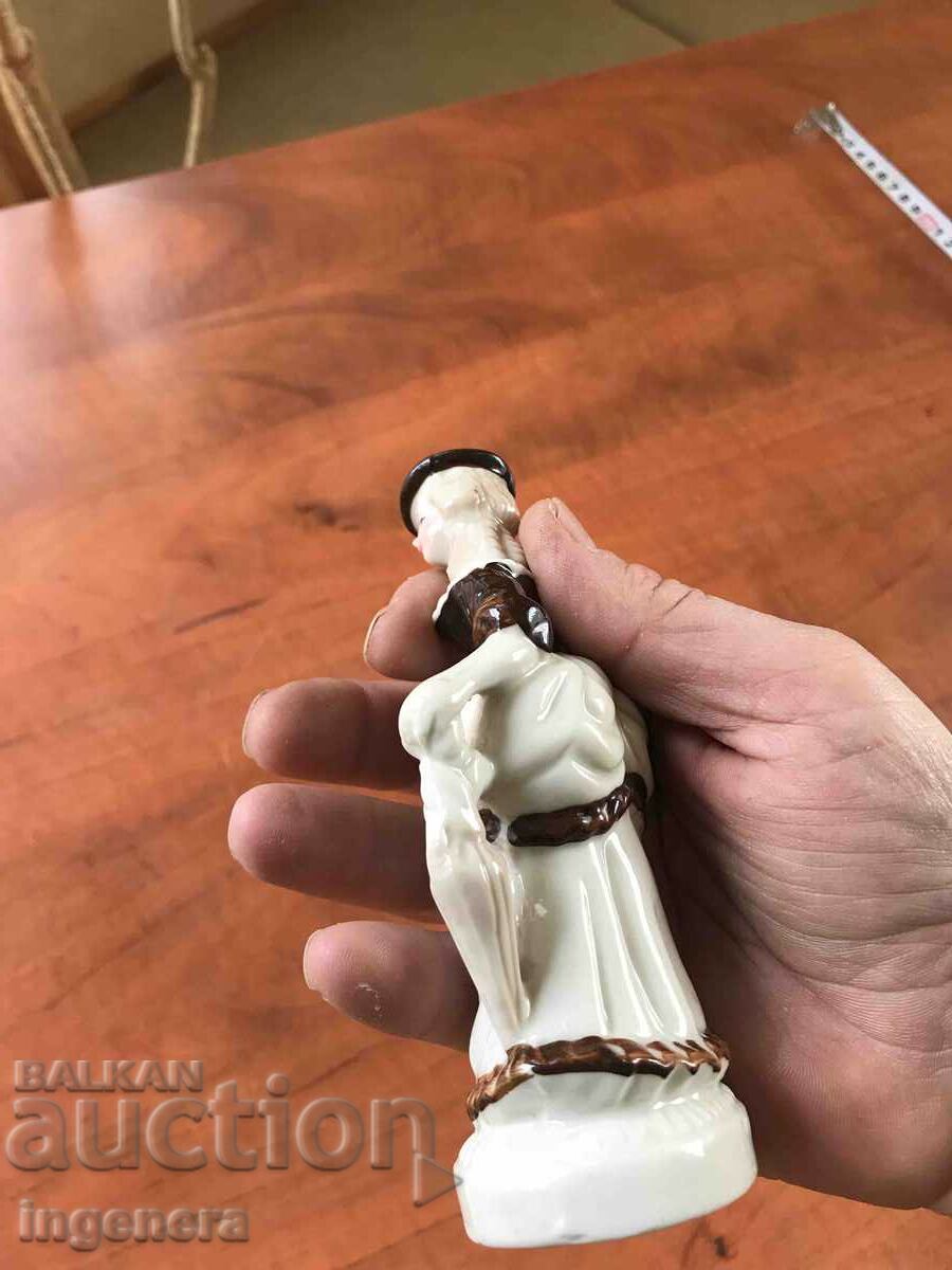 PORCELAIN FIGURE STATUETTE BEAUTY - 6