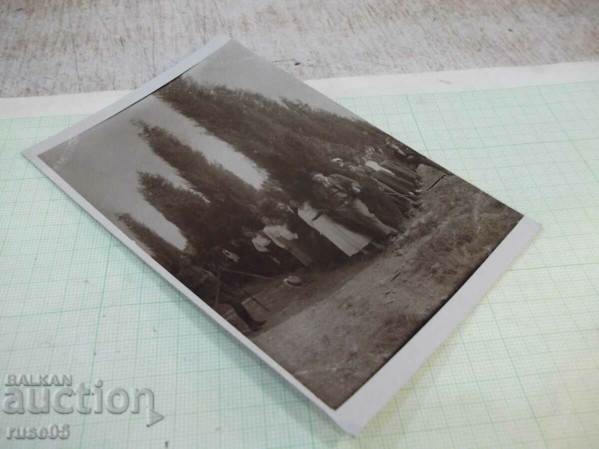 Δημοπρασία Παλιά φωτογραφία μπροστά στα δέντρα - 1 Δημοπρασία Παλιά φωτογραφία μπροστά στα δέντρα - 1