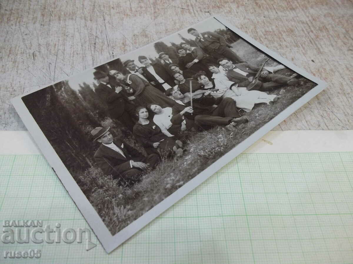Auction Old photo of an outing with musicians Auction Old photo of an outing with musicians