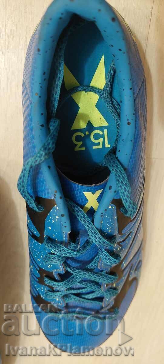 Pantofi sport cu nasturi noi - 6 Pantofi sport cu nasturi noi - 6