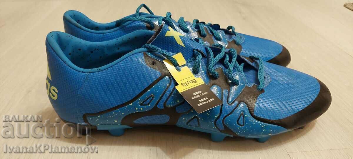 Спортни обувки adidas бутони нови