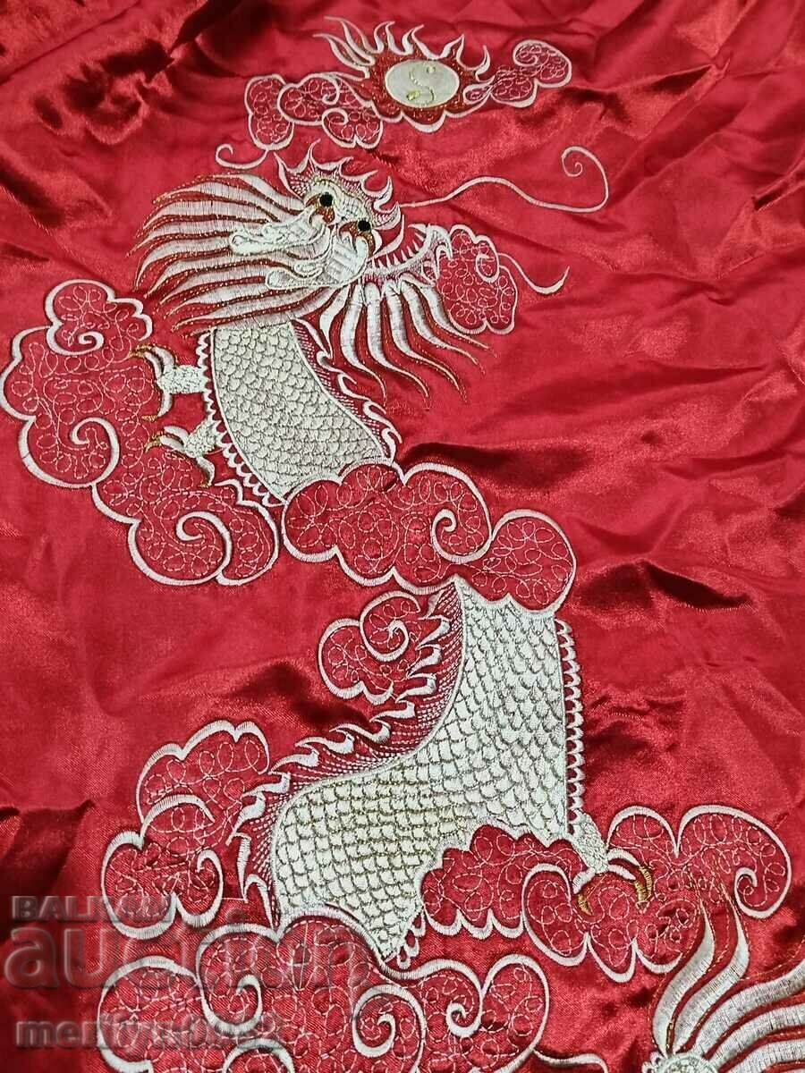 Κιμονό διπλής όψης, μεταξωτό με κέντημα δράκου DELIATES με τιμή 255.00 BGN | € 130.38 Κιμονό διπλής όψης, μεταξωτό με κέντημα δράκου DELIATES με τιμή 255.00 BGN | € 130.38