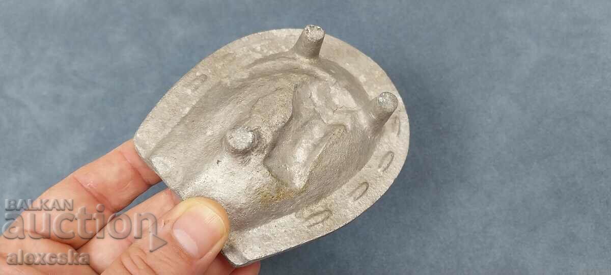 Delivery of Metal ashtray - "Horseshoe" Delivery of Metal ashtray - "Horseshoe"