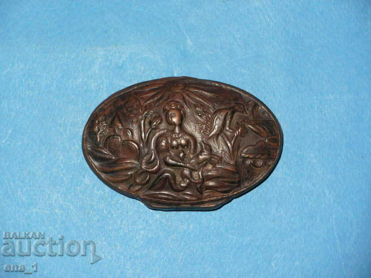 Renaissance small copper box with ornaments with price 55.00 BGN | € 28.12 Renaissance small copper box with ornaments with price 55.00 BGN | € 28.12