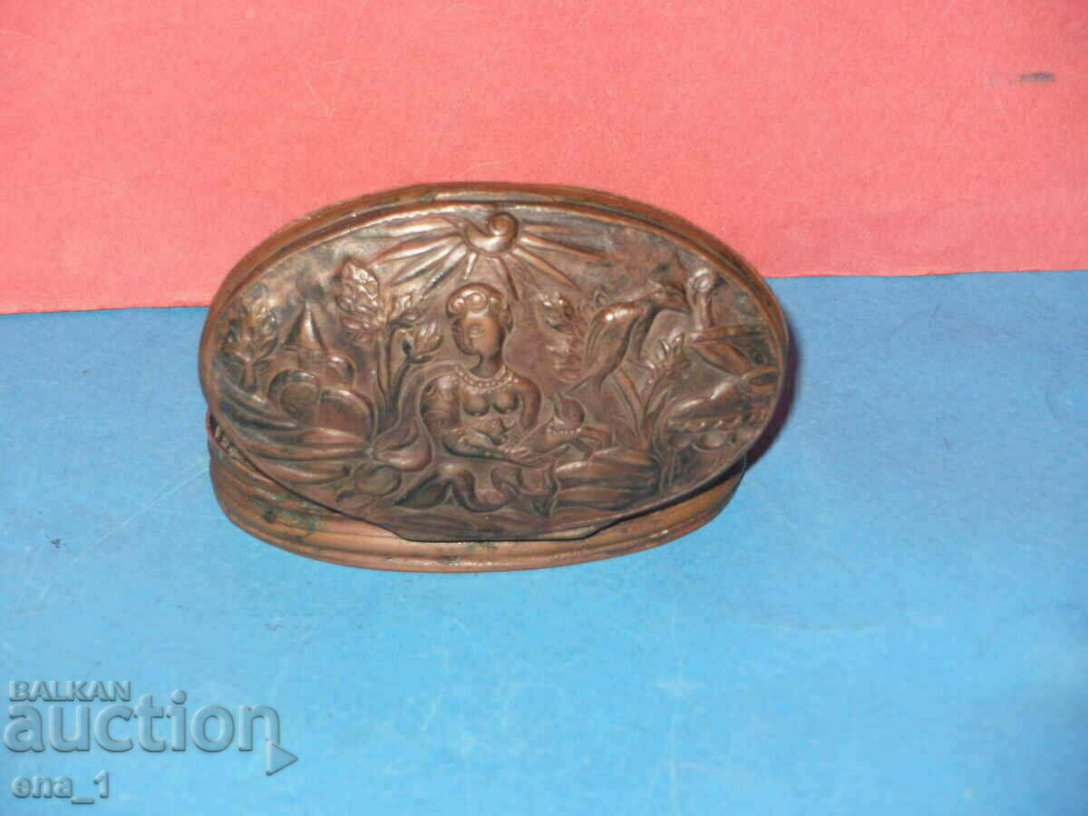 Renaissance small copper box with ornaments - 5 Renaissance small copper box with ornaments - 5
