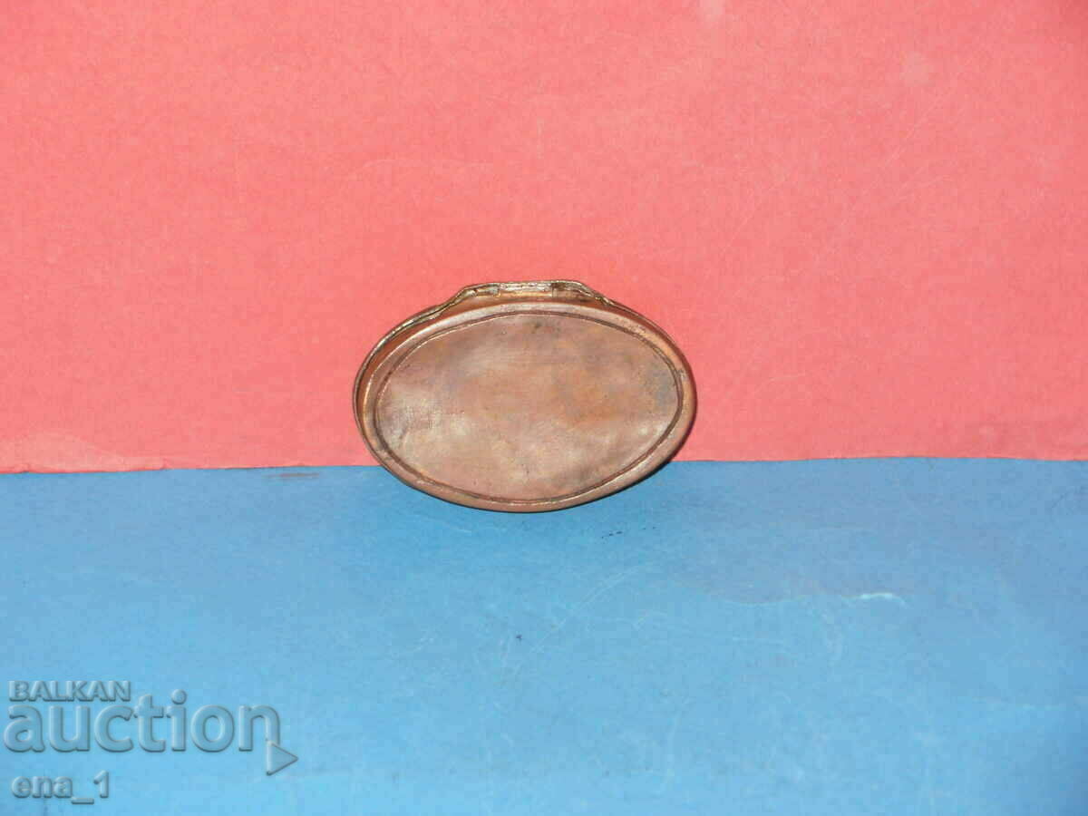 Renaissance small copper box with ornaments - 7 Renaissance small copper box with ornaments - 7