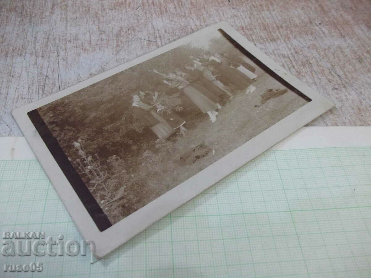 Delivery of Photo of an old group of pickers - 1