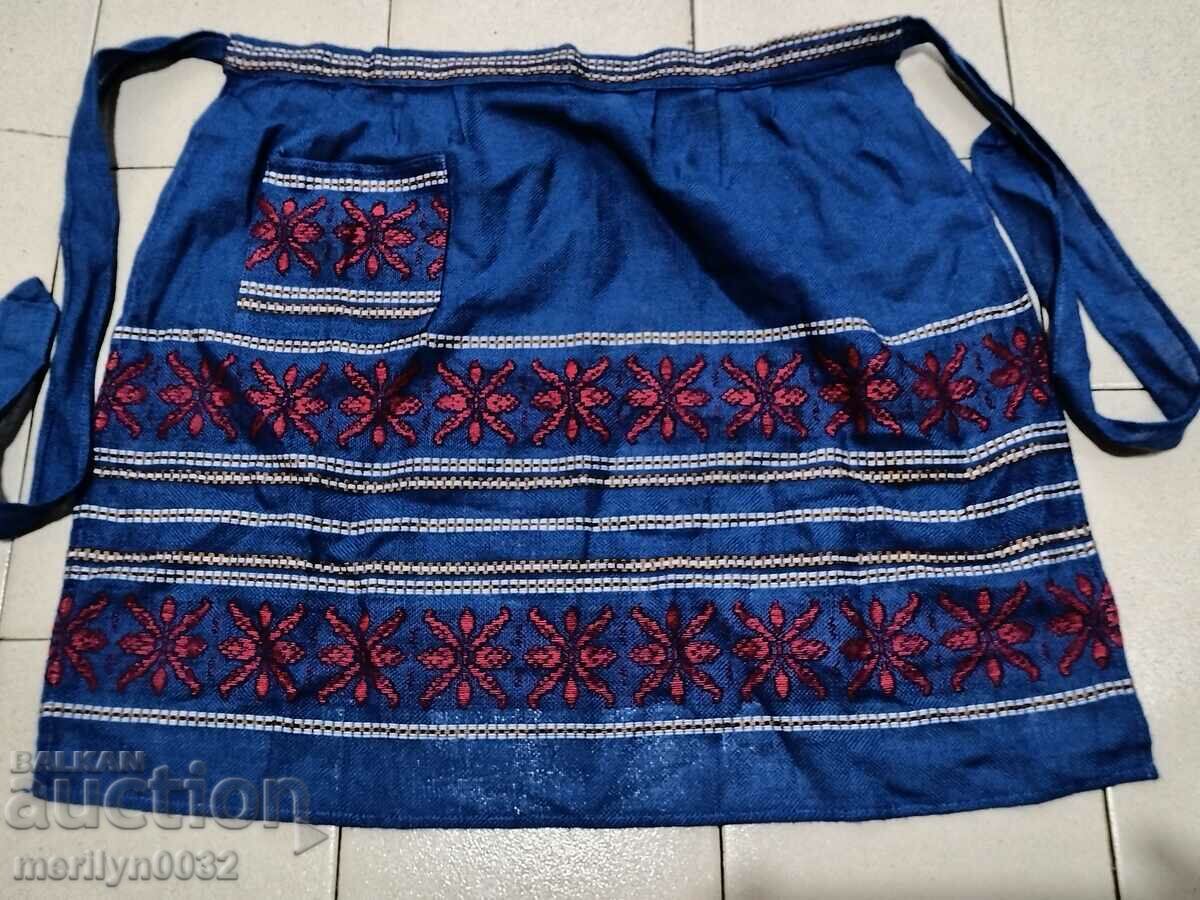 Δημοπρασία Παλιά κεντητή ποδιά, φορεσιά, σουκμάν Δημοπρασία Παλιά κεντητή ποδιά, φορεσιά, σουκμάν