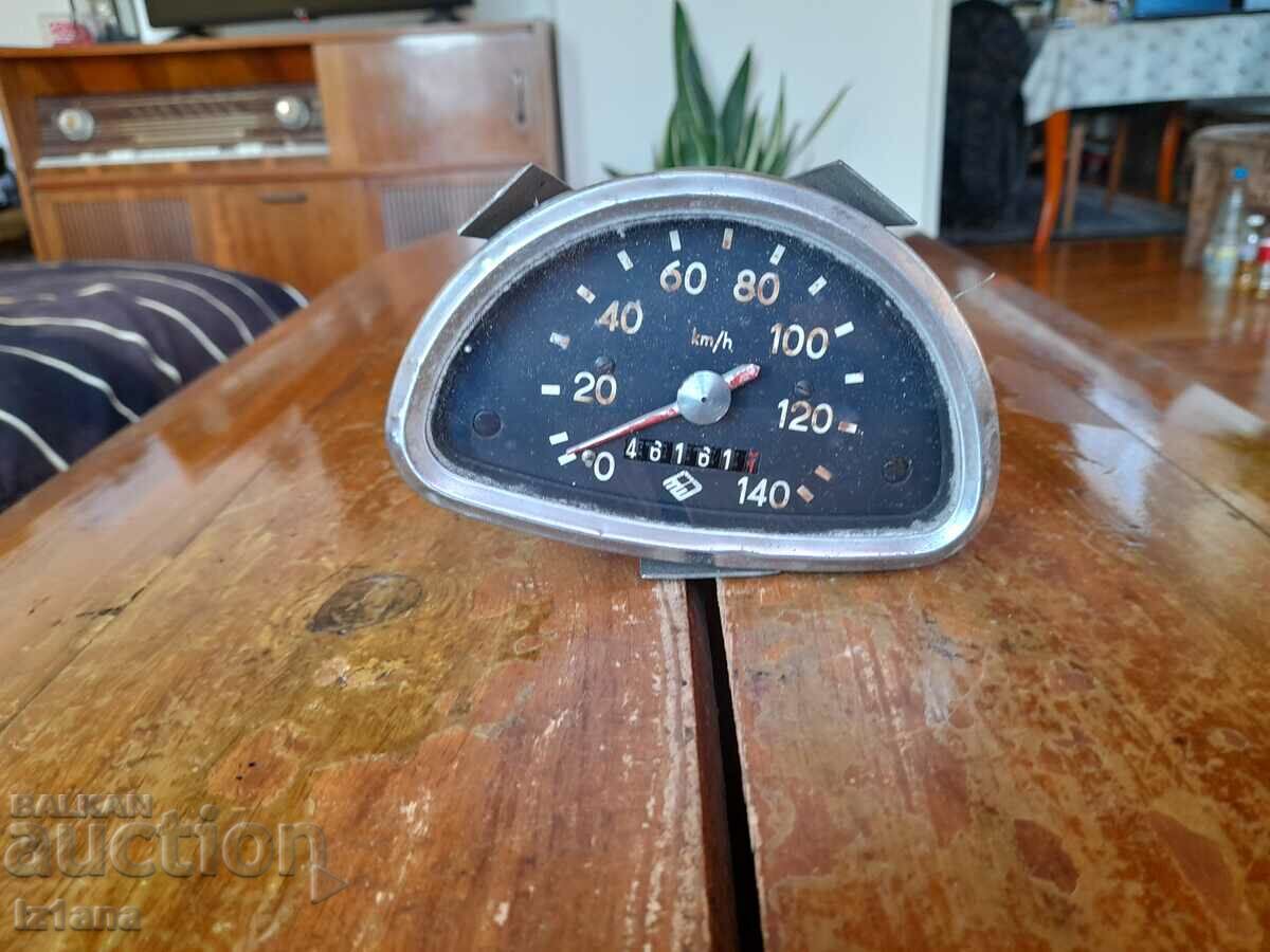 Old speedometer, mileage