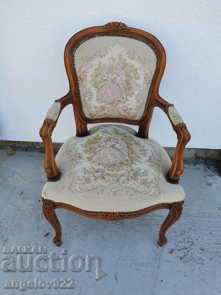 Beautiful vintage solid Romeo and Juliet chair!