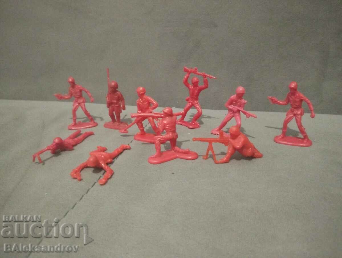 Lot of old figures soldiers red with price 17.00 BGN | € 8.69 Lot of old figures soldiers red with price 17.00 BGN | € 8.69