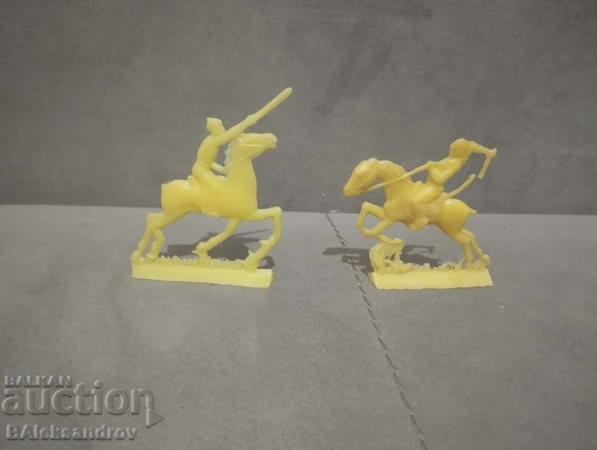Lot of old conic figures with price 5.00 BGN | € 2.56