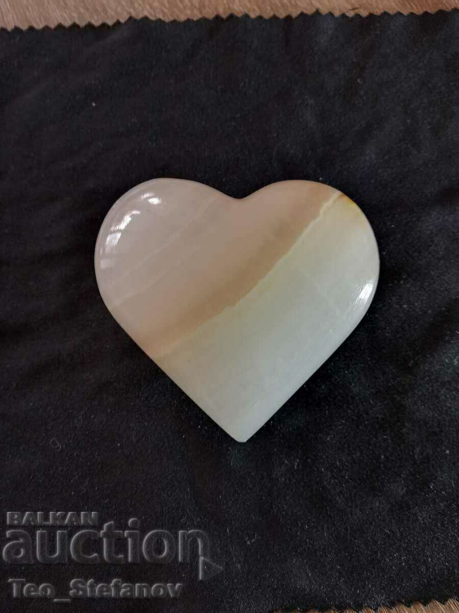 Figure heart of natural stone - onyx