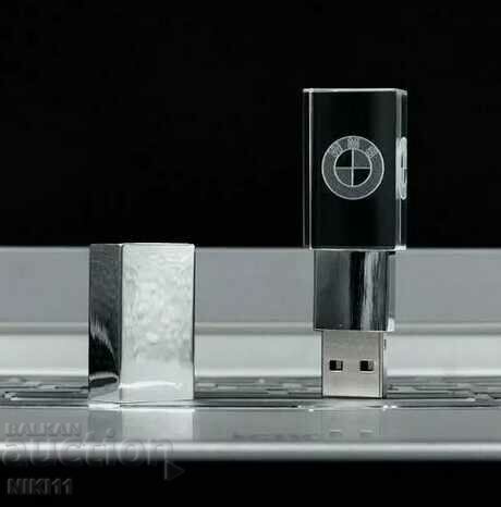 32 GB Φωτεινή γυάλινη μονάδα flash USB BMW, BMW με τιμή 26.00 BGN | € 13.29 32 GB Φωτεινή γυάλινη μονάδα flash USB BMW, BMW με τιμή 26.00 BGN | € 13.29