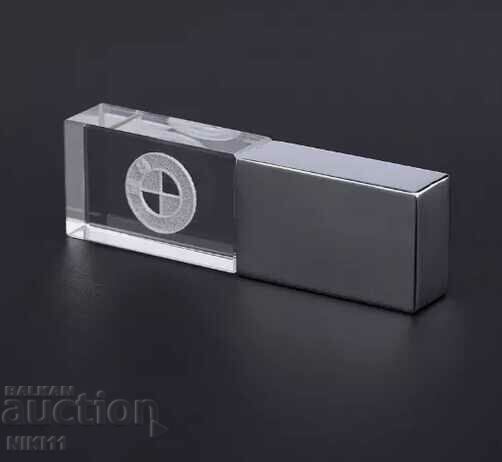 Δημοπρασία 32 GB Φωτεινή γυάλινη μονάδα flash USB BMW, BMW Δημοπρασία 32 GB Φωτεινή γυάλινη μονάδα flash USB BMW, BMW