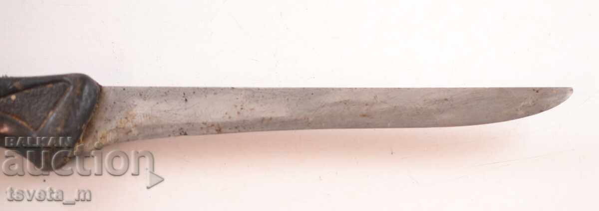 Auction Vintage knife with plastic handle Auction Vintage knife with plastic handle