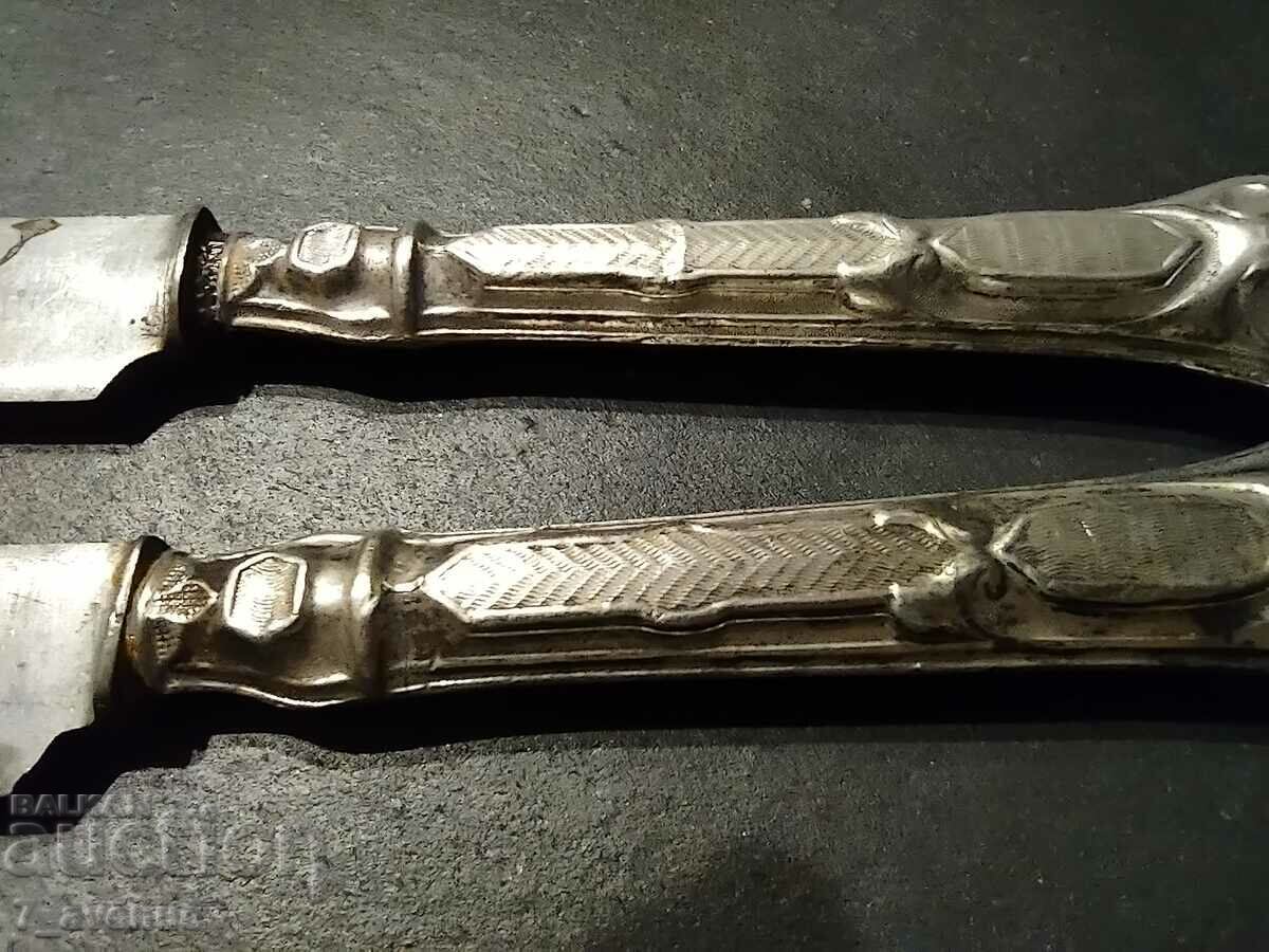 Delivery of Cutlery, very old, silver handles, 100 years old Delivery of Cutlery, very old, silver handles, 100 years old
