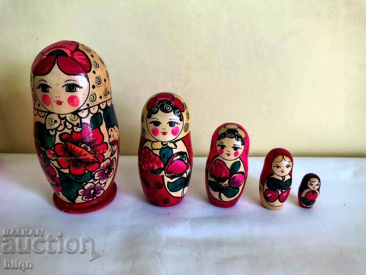 Matryoshkas vechi frumoase 5 buc.