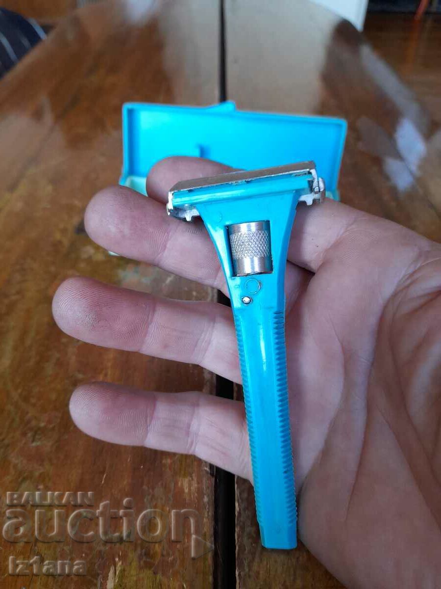 Παράδοση Ένα παλιό ξυράφι Παράδοση Ένα παλιό ξυράφι