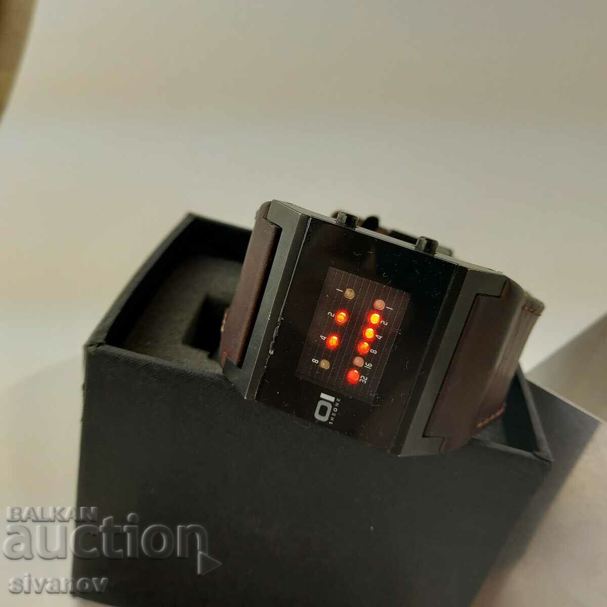 Auction  OI The One Binary Clock with box #5727