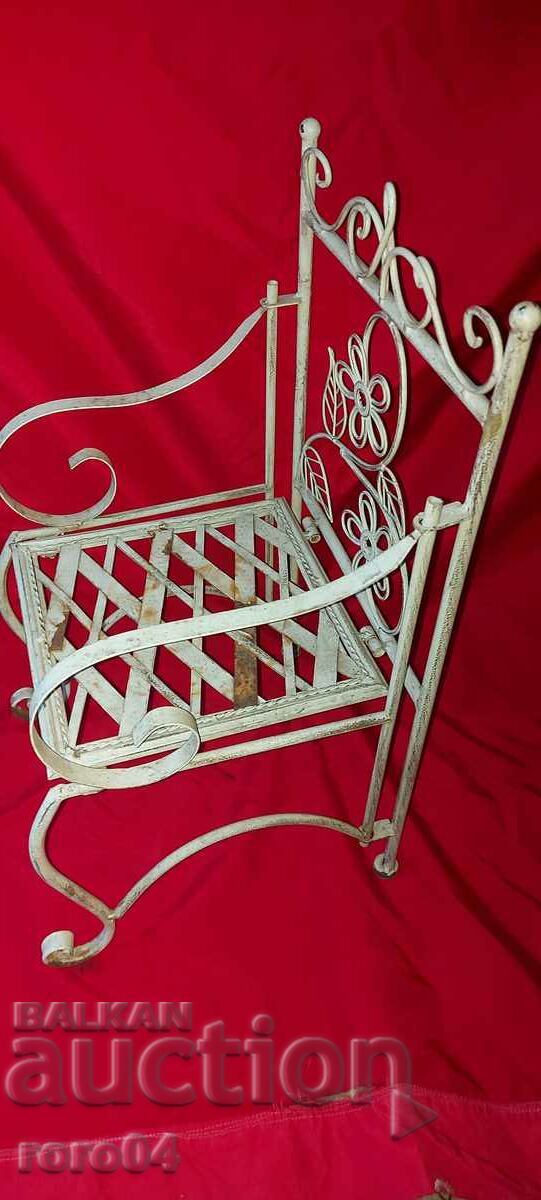 OLD METAL FOLDING CHAIR with price 53.10 BGN | € 27.15 OLD METAL FOLDING CHAIR with price 53.10 BGN | € 27.15