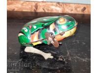 Tinplate mechanical toy frog