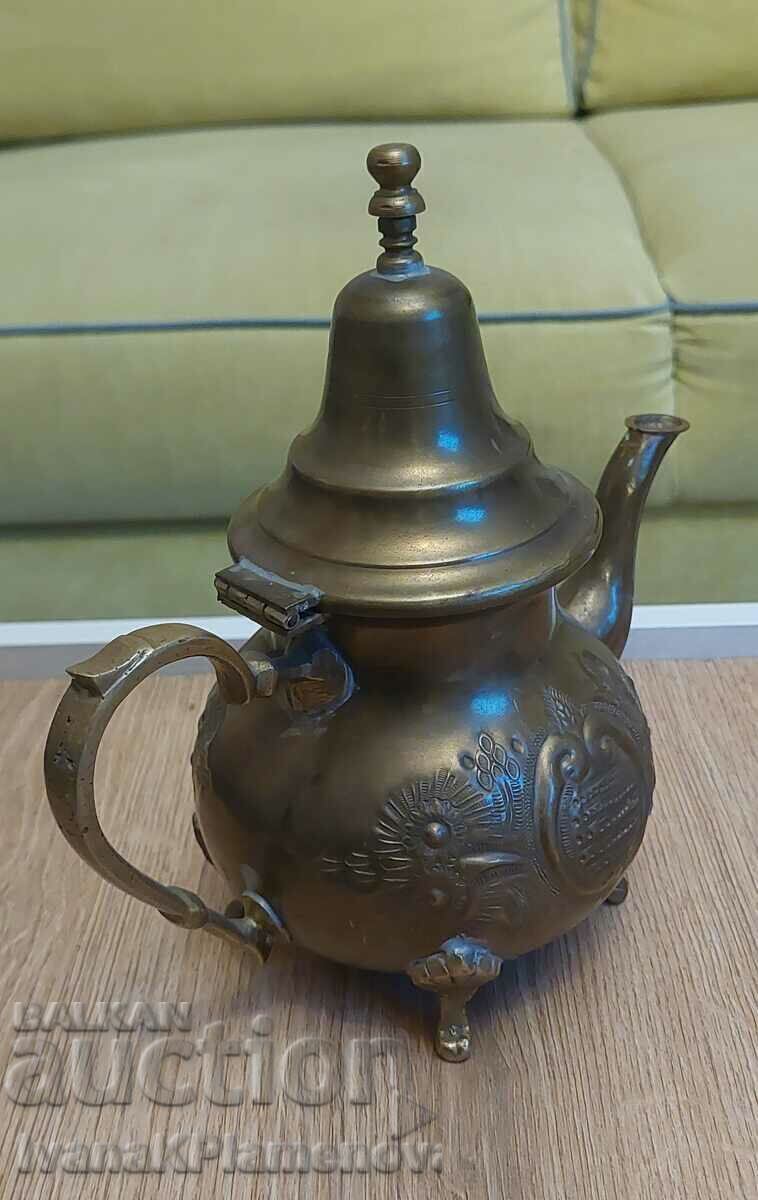 Auction Jug brass for collectors Auction Jug brass for collectors