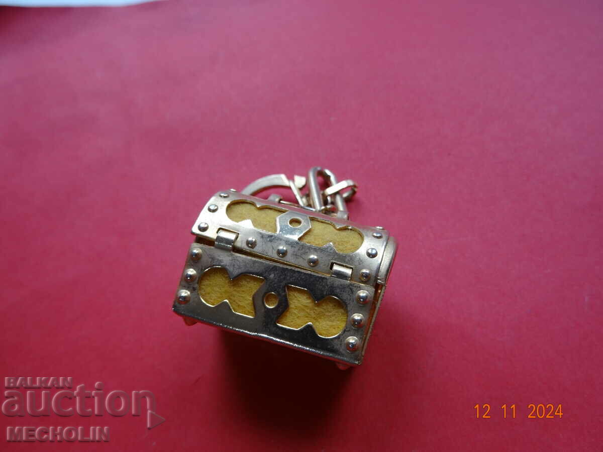 COLLECTOR KEY HOLDER ITALIAN - 7 COLLECTOR KEY HOLDER ITALIAN - 7